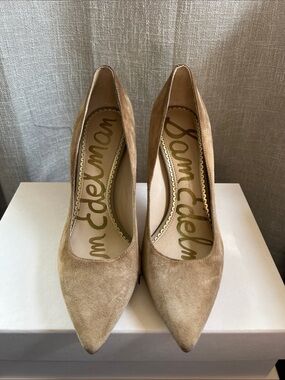 Sam Edelman in Hazel 
Suede Pointed-Toe Pumps